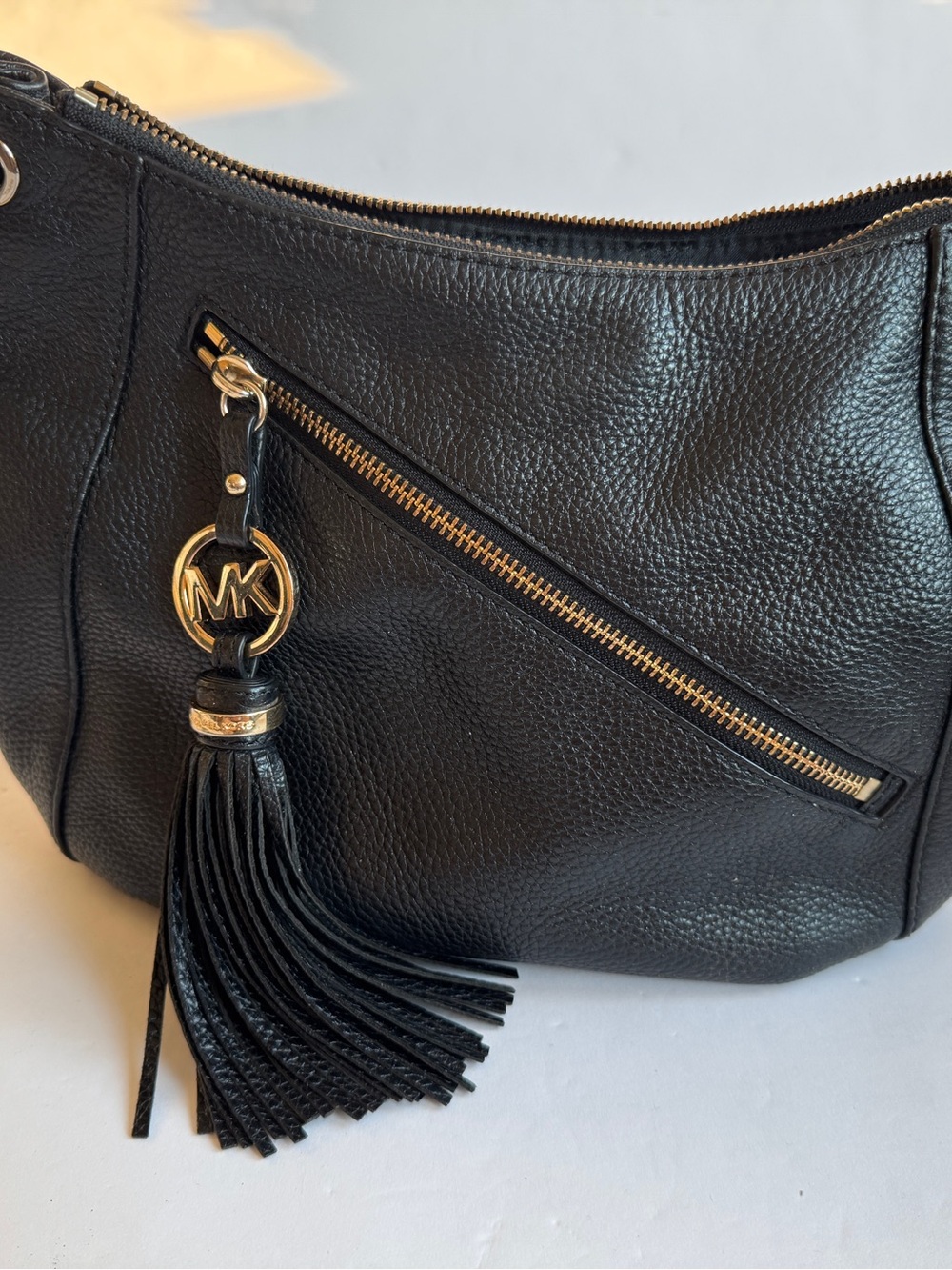 Michael Kors Black Pebbled Leather Hobo Shoulder Bag Tassel Charm Y2K Boho"